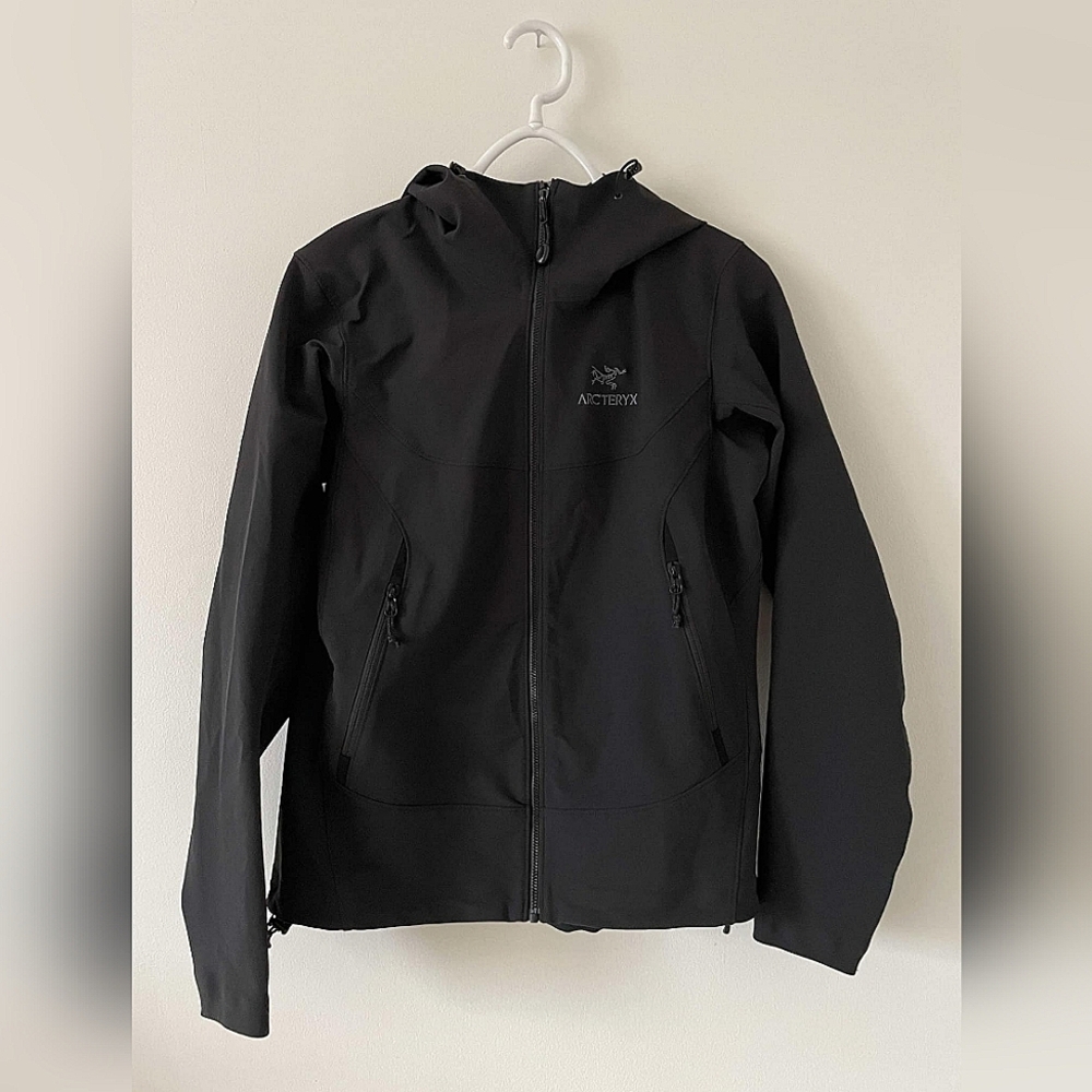 Arc'teryx Women's Gamma LT Hoody in Size Medium in Black